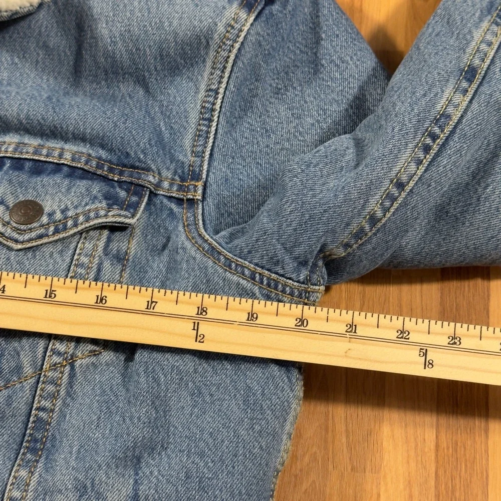 Levis Sherpa Trucker Jacket Mens Small Blue Denim Type III Fleece Lined Coat